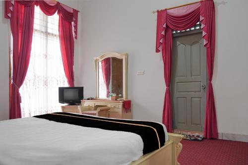 collection o near universitas negeri padang formerly hotel amra