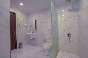 mg crown hotel 1