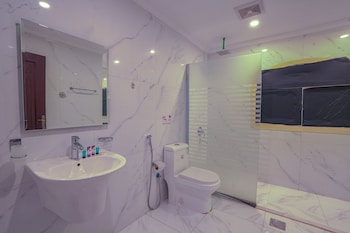 mg crown hotel 1