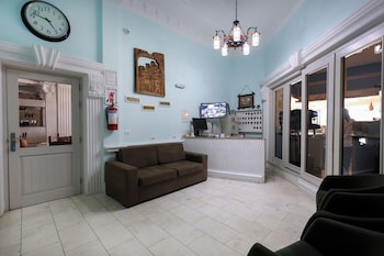 Hotel Familja,,3 star