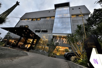 amaroossa cosmo jakarta