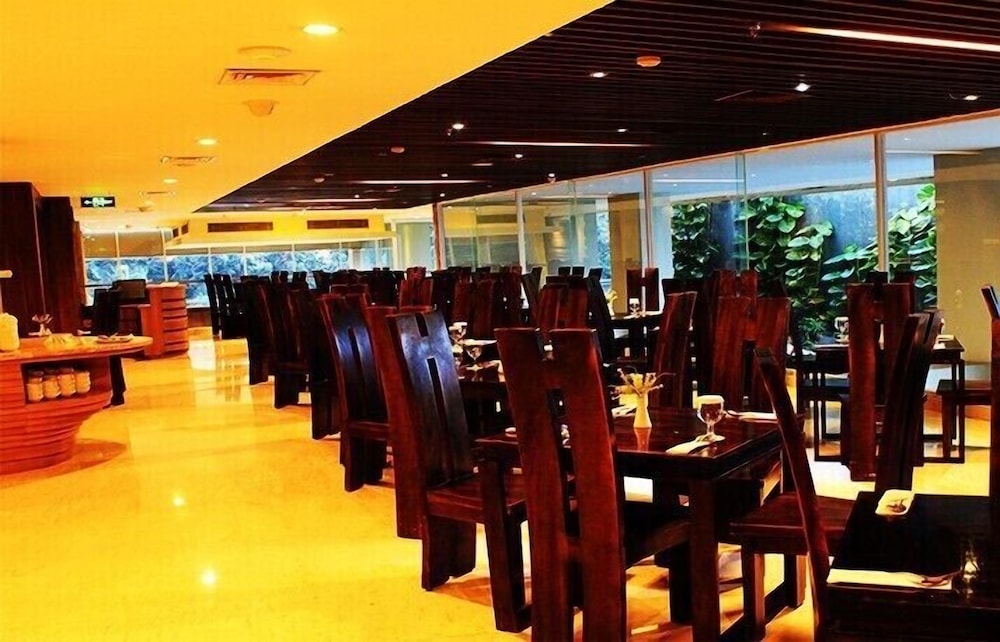arch hotel