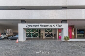 your complete stay in a building with pool and gym 290m from shopping da bahia ibfs
