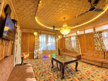 the apollo 11 heritage luxury houseboat