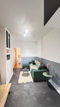 la maison de paris est calme et moderne