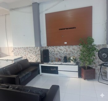 premium master and standard suites in spacious house