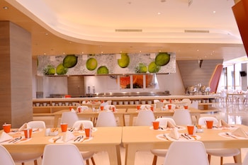 Harris Hotel & Conventions Bekasi,Jakarta>>Bekasi,4 star