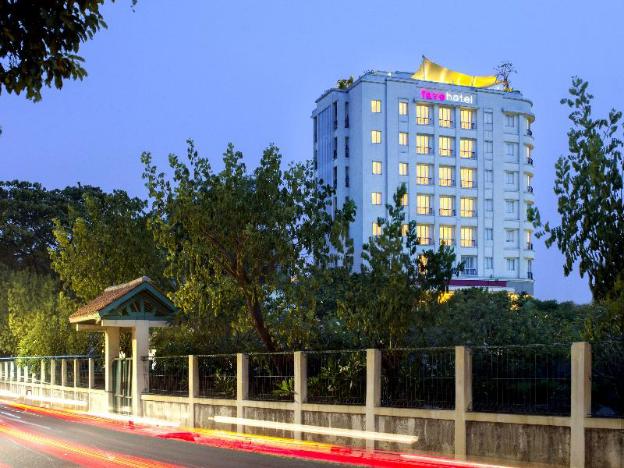 favehotel puri indah jakarta