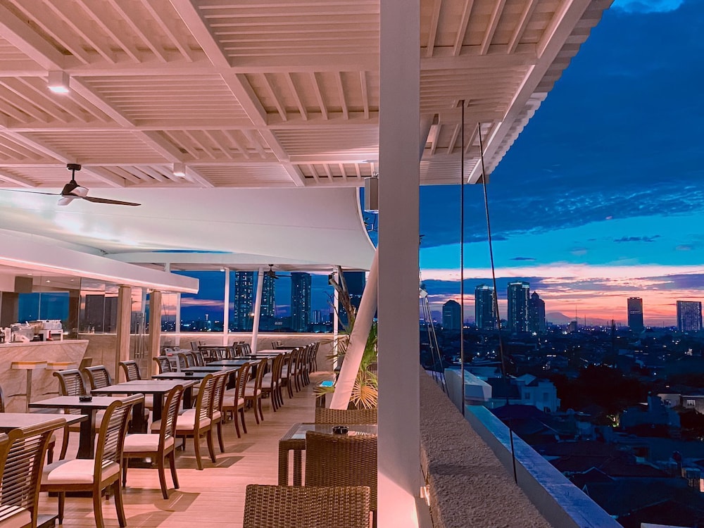 favehotel puri indah jakarta
