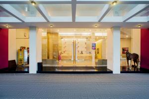 favehotel puri indah jakarta