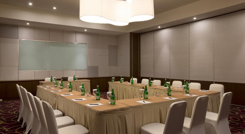 santika premiere kota harapan indah