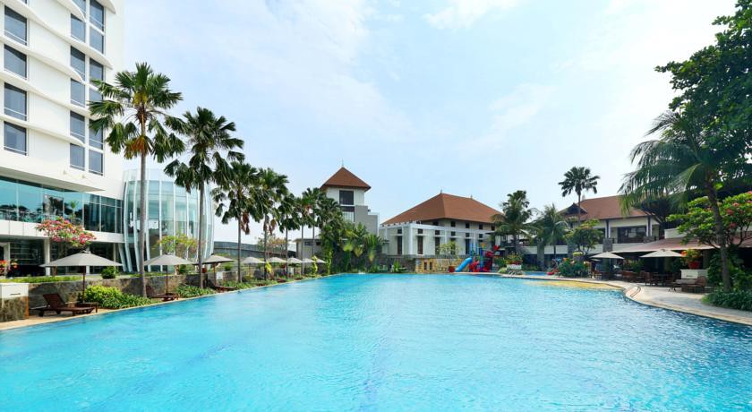 santika premiere kota harapan indah