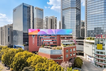 from k hotel guangzhou tianhe zhengjia plaza tiyuxi road metro station branch