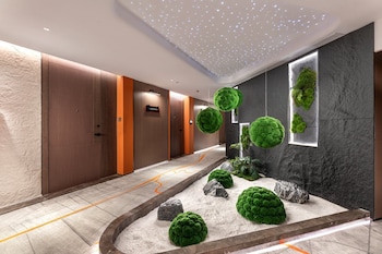 from k hotel guangzhou tianhe zhengjia plaza tiyuxi road metro station branch