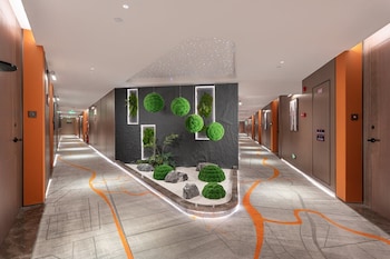 from k hotel guangzhou tianhe zhengjia plaza tiyuxi road metro station branch