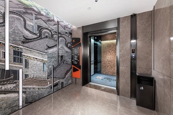 from k hotel guangzhou tianhe zhengjia plaza tiyuxi road metro station branch