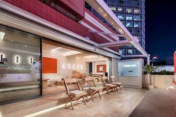 from k hotel guangzhou tianhe zhengjia plaza tiyuxi road metro station branch