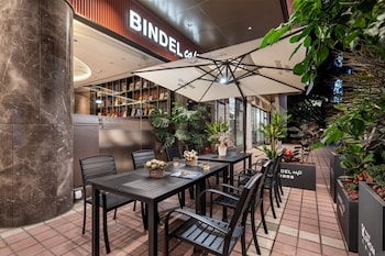 from k hotel guangzhou tianhe zhengjia plaza tiyuxi road metro station branch