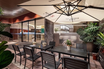 from k hotel guangzhou tianhe zhengjia plaza tiyuxi road metro station branch