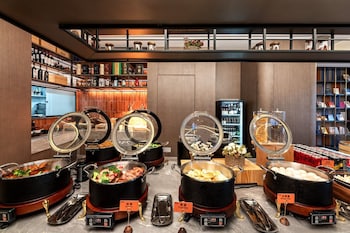 from k hotel guangzhou tianhe zhengjia plaza tiyuxi road metro station branch