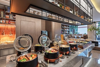 from k hotel guangzhou tianhe zhengjia plaza tiyuxi road metro station branch