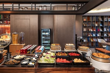 from k hotel guangzhou tianhe zhengjia plaza tiyuxi road metro station branch