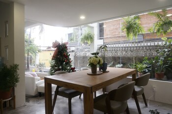 the dates villa