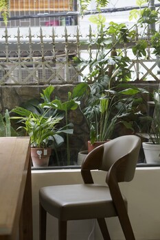 the dates villa