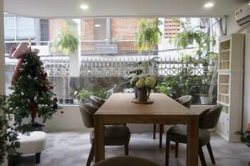 the dates villa