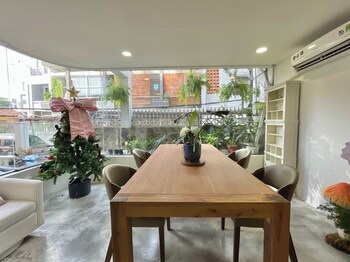 the dates villa