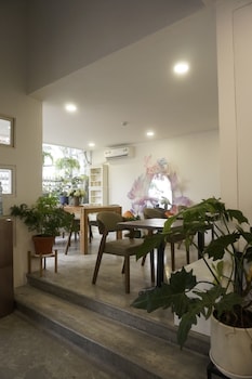the dates villa