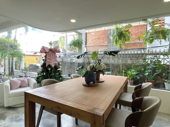 the dates villa