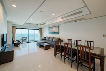 patong beachfront tower 3 br penthouse