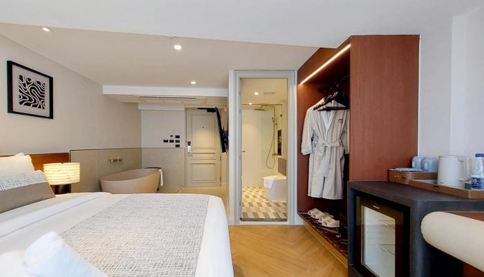 marwin monique hotel
