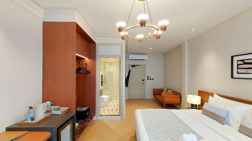 marwin monique hotel