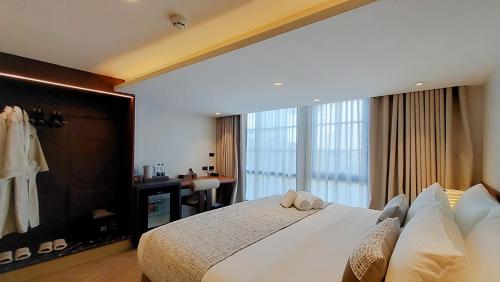marwin monique hotel
