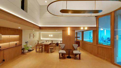 marwin monique hotel