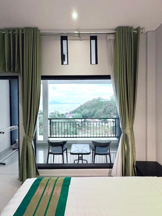 la colina komodo hotel