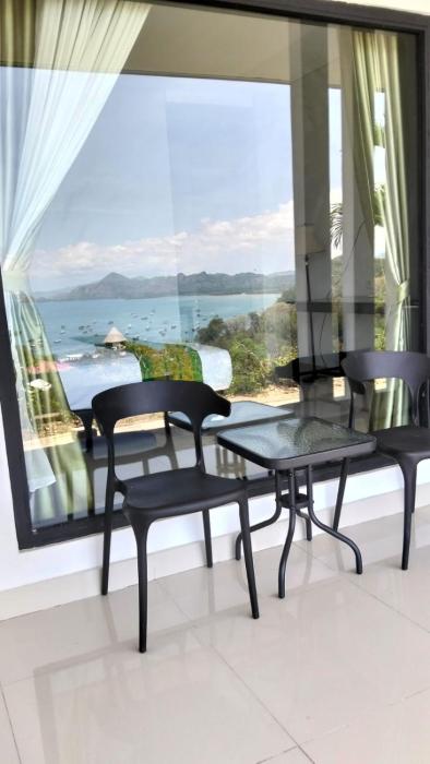 la colina komodo hotel