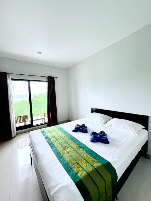la colina komodo hotel