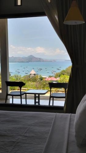 la colina komodo hotel