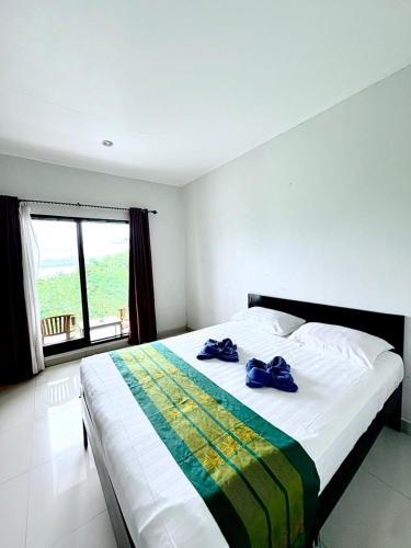 la colina komodo hotel