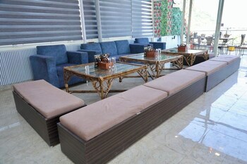 hotel drip inn by rk