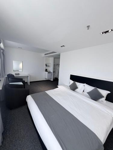 city tower hotel