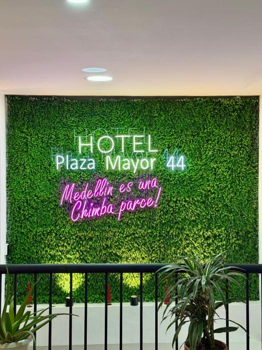 hotel plaza mayor 44