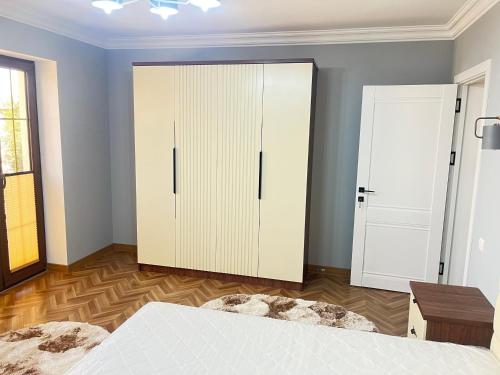 lux apartment