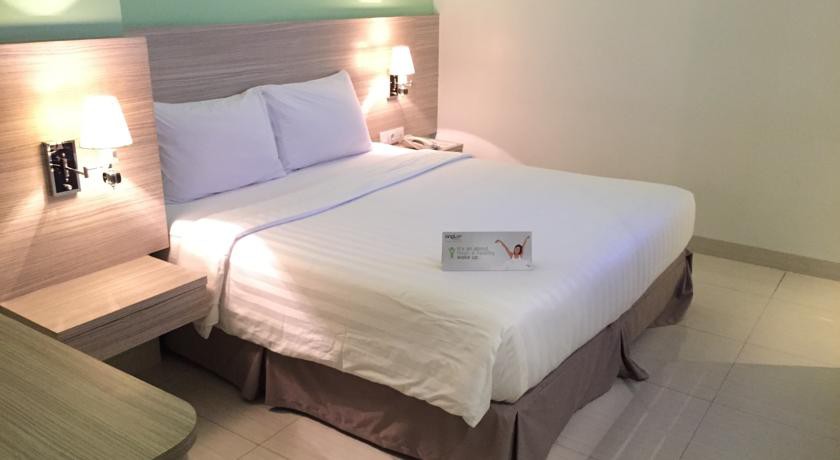 whiz prime hotel kelapa gading