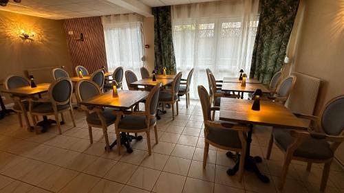 logis hotel blue garden