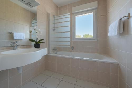 logis hotel blue garden