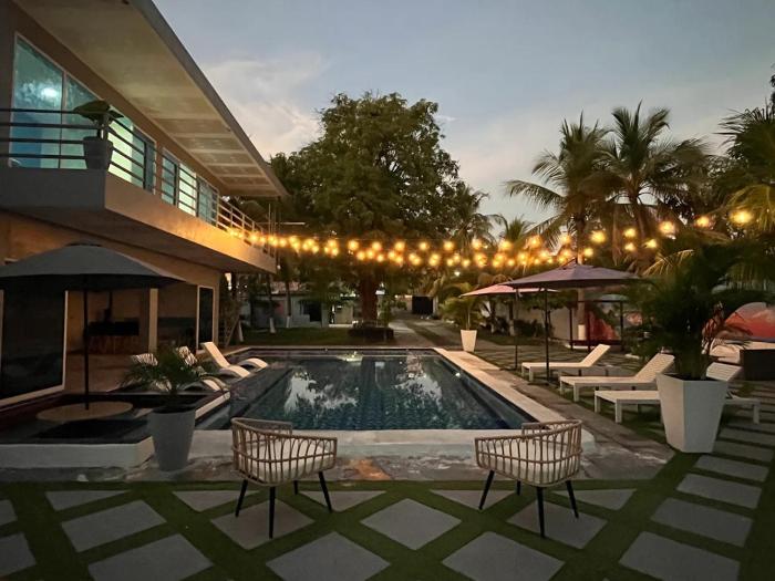kosta brava hotel y restobar